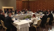 Slovakijos kurorte &Scaron;trbske Plese kovo 12&ndash;13 dienomis susitikę dvylikos &scaron;alių &ndash; &Scaron;iaurės, Baltijos ir Vi&scaron;egrado valstybių &ndash; užsienio reikalų ministrai ir viceministrai i&scaron;rei&scaron;kė paramą naujai kuriamai Europos energetikos sąjungai, kurią susitikimo metu pristatė Europos Komisijos vicepirmininkas Maro&scaron;as