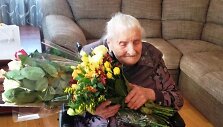 Lietuvos ilgaamži&scaron;kumo rekordininkė Emilija Kri&scaron;topaitienė &scaron;venčia 111-ąjį gimtadienį.