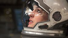 Anne Hathaway filme &bdquo;Tarp žvaigždžių&ldquo;