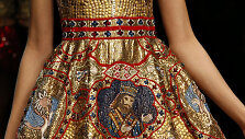 Mozaikomis i&scaron;puo&scaron;ti &bdquo;Dolce & Gabbana&ldquo; mados namų drabužiai