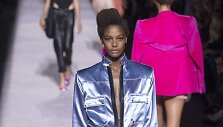 &bdquo;Tom Ford&ldquo; 2018 m. pavasario ir vasaros kolekcijos modelis