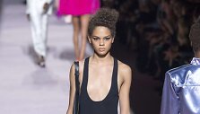 &bdquo;Tom Ford&ldquo; 2018 m. pavasario ir vasaros kolekcijos modelis