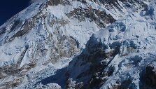At&scaron;aukus draudimą prasidėjusios ekspedicijos į Everestą pažymėtos mirtimi