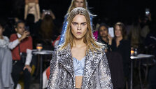&bdquo;Marc Jacobs&ldquo; 2020&ndash;2021 m. rudens ir žiemos kolekcijos modelis