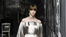 &bdquo;Christian Dior&ldquo; 2019&ndash;2020 m. rudens ir žiemos auk&scaron;tosios mados kolekcijos modelis