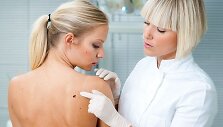 Ne kiekvienas ant kūno pastebėtas gumbelis, mazgelis ar kitoks darinys &ndash; piktos ligos ženklas.