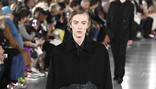 &bdquo;Valentino&ldquo; 2019&ndash;2010 m. rudens ir žiemos kolekcijos modelis