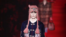 &bdquo;Gucci&ldquo; 2016 m. rudens-žiemos kolekcijos modelis