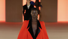 &bdquo;Balmain&ldquo; 2020&ndash;2021 m. rudens ir žiemos kolekcijos modelis