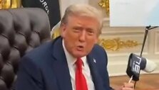 Donaldas Trumpas padėkojo už ypatingą golfo lazdą