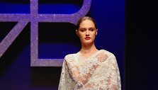 Renato Balestra 2016 m. pavasario-vasaros auk&scaron;tosios mados kolekcijos modelis