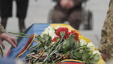 Atsisveikinimo su Ukrainoje mū&scaron;io lauke žuvusiu Tomu Valentėliu ceremonija Kyjive