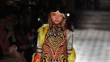 &bdquo;Manish Arora&ldquo; 2019-2020 rudens žiemos kolekcijos modelis