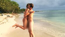 Realybės &scaron;ou &bdquo;Dating Naked&ldquo; dalyviai