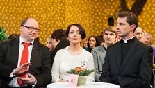 Akcijos sumanytoja, labdaros&ndash;paramos fondo &bdquo;Algojimas&ldquo; įkūrėja Au&scaron;ra Stančikienė ir Ričardas Doveika (de&scaron;inėje)