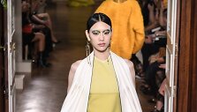 &bdquo;Valentino&ldquo; 2019&ndash;2020 m. rudens ir žiemos auk&scaron;tosios mados kolekcijos modelis