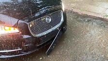 Baloje užklimpęs Žilvimo Žvagulio &bdquo;Jaguar&ldquo; automobilis