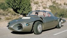 Gražus Firebird II kėbulas buvo pagamintas i&scaron; titano. (General Motors nuotrauka)