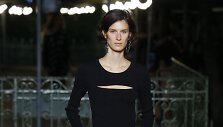 &bdquo;Sonia Rykiel&ldquo; 2019 m. pavasario ir vasaros kolekcijos modelis