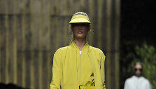 &bdquo;Max Mara&ldquo; 2017 m. pavasario-vasaros kolekcijos modelis