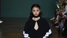 &bdquo;Andrew Gn&ldquo; 2019 m. pavasario ir vasaros kolekcijos modelis