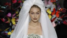 &bdquo;Moschino&ldquo; kolekcijos pristatymas: Gigi Hadid