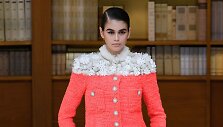 &bdquo;Chanel&ldquo; 2019&ndash;2020 m. rudens ir žiemos auk&scaron;tosios mados kolekcijos modelis