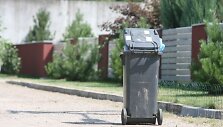 Nuo spalio 1-osios visiems Kaune gyvenantiems privačių valdų savininkams, nesudariusiems sutarčių su &bdquo;Kauno &scaron;vara&ldquo;, mokestis už buitinių atliekų i&scaron;vežimą bus skaičiuojamas pagal buto bendrą plotą. Apie tai gyventojai įspėti oficialiais lai&scaron;kais.