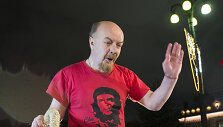 Į Leniną pana&scaron;us vyras &scaron;oka į &scaron;alto vandens kubilą.