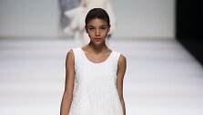 &bdquo;Jil Sander&ldquo; kolekcijos modelis