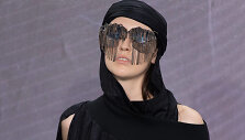 &bdquo;Vivienne Westwood&ldquo; 2022 m. pavasario ir vasaros kolekcijos modelis