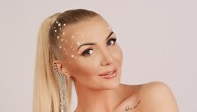 Monika Kvietkutė įsiamžino vasari&scaron;koje fotosesijoje