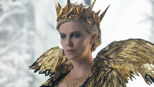Charlize Theron filme &bdquo;Medžiotojas ir Ledo karalienė&ldquo; 