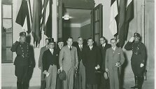 Baltijos Antantės konferencijos dalyviai Kauno geležinkelio stotyje 1937 m. I&scaron; kairės: antras &ndash; Latvijos užsienio reikalų ministras Vilhelmas Munteris, Lietuvos užsienio reikalų ministras Stasys Lozoraitis, Estijos užsienio reikalų viceministras Augustas Rei.