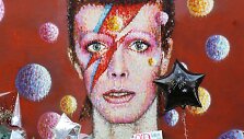 Gerbėjai atsisveikina su Davidu Bowie