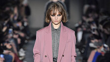 &bdquo;Max Mara&ldquo; kolekcijos modelis