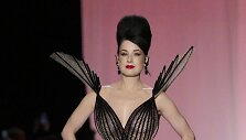 &bdquo;Jean Paul Gaultier&ldquo; 2019 m. pavasario ir vasaros kolekcijos modelis