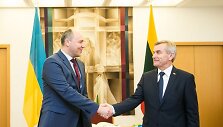 Ukrainos parlamento vadovas Andrijus Parubijus ir Lietuvos Seimo pirmininkas Viktoras Pranckietis