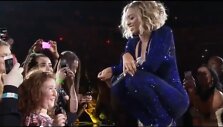 Beyonce koncerte rodė i&scaron;skirtinį dėmesį neįgaliai mergaitei Sophie