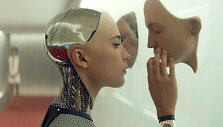 Kadras i&scaron; &bdquo;Ex Machina&ldquo;