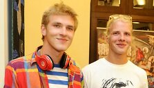 Rūtos Meilutytės broliai Mindaugas ir Margiris (de&scaron;inėje)
