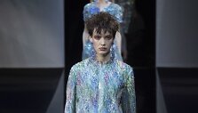 &bdquo;Giorgio Armani&ldquo; 2019 m. pavasario ir vasaros kolekcijos modelis