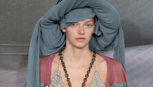 &bdquo;Vivienne Westwood&ldquo; 2022 m. pavasario ir vasaros kolekcijos modelis