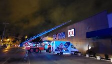 Prie Roki&scaron;kio &bdquo;Maximos&ldquo; - gausios spec. tarnybų pajėgos