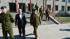 Lietuvos kariuomenės vadasVytautas Jonas Žukas ir Kra&scaron;to apsaugos ministras Juozas Olekas lankėsi Rukloje