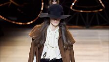 &bdquo;Celine&ldquo; 2020&ndash;2021 m. rudens ir žiemos kolekcijos modelis