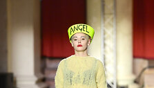 &bdquo;Vivienne Westwood&ldquo; 2019&ndash;2020 m. rudens ir žiemos kolekcijos modelis