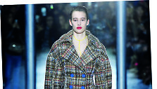 &bdquo;Acne Studios&ldquo;  2015 m. rudens kolekcijos modelis