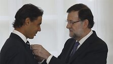 Rafaelis Nadalis gauna apdovanojimą i&scaron; Ispanijos premjero rankų