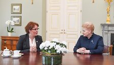 Dalia Grybauskaitė susitiko su Gruzijos gynybos ministre Tinatin Khidasheli.